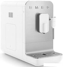 Эспрессо кофемашина Smeg BCC02WHMEU