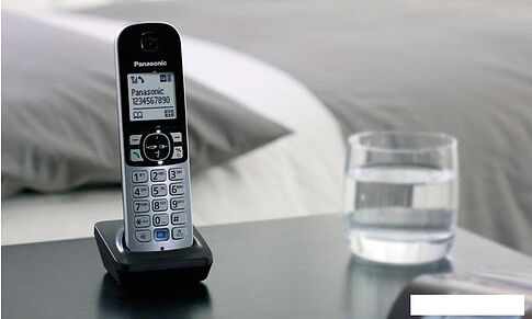 Радиотелефон Panasonic KX-TG6812RUB