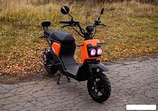 Электроскутер AVM.Plus Zoomer (оранжевый)
