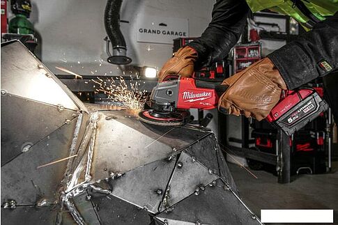 Угловая шлифмашина Milwaukee M18 ONEFSAG125XPDB-0 Fuel One Key 4933478434 (без АКБ)