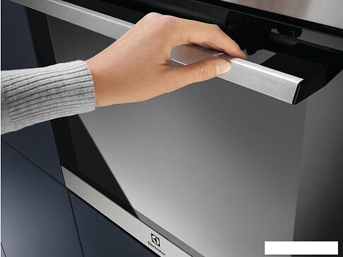 Электрический духовой шкаф Electrolux SurroundCook 600 EOF3H70X