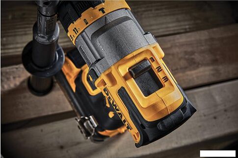 Ударная дрель-шуруповерт DeWalt DCD999H2T (с 2-мя АКБ 5 Ач, кейс)