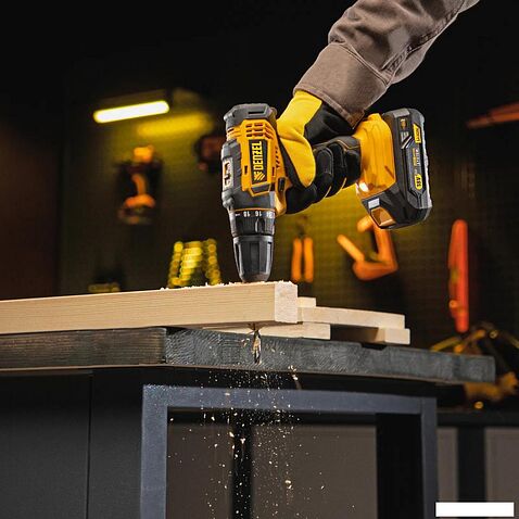 Дрель-шуруповерт Denzel CDL-18-0 26117 (без АКБ)