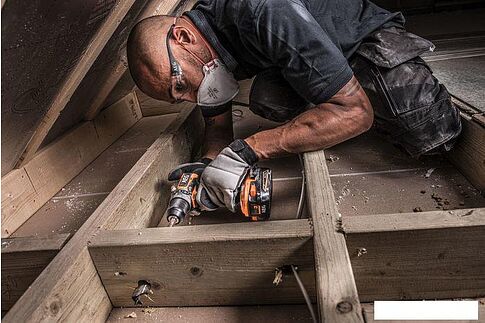 Дрель-шуруповерт AEG Powertools BS 18SBL-202C 4935472277 (с 2-мя АКБ, кейс)