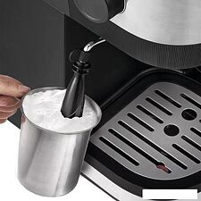 Рожковая помповая кофеварка Kitfort KT-771