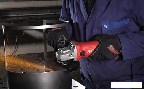 Угловая шлифмашина Milwaukee AG 10-125 EK [4933451220]