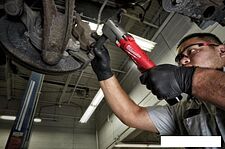 Гайковерт Milwaukee M12 FRAIWF38-0 4933471700 (без АКБ)