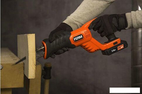 Сабельная пила Ferm RSM1022KIT (без АКБ)