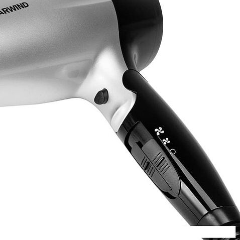 Фен StarWind SHD 6110