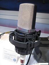 Микрофон AKG C214