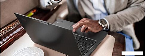 Ноутбук Lenovo ThinkPad X1 Carbon Gen 12 21KDS31600