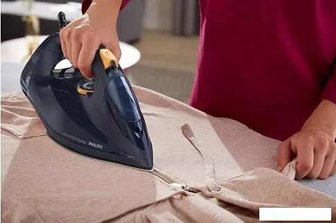 Утюг Philips 7000 Series DST7060/20