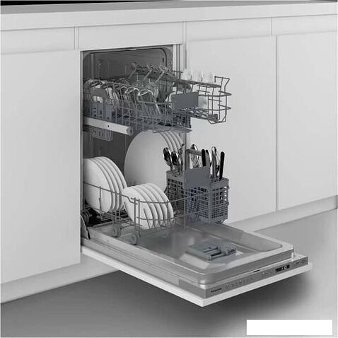 Встраиваемая посудомоечная машина Hotpoint HIS 1D67