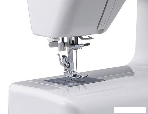 Электромеханическая швейная машина Janome EQ25