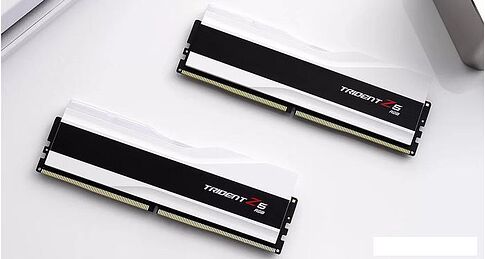 Оперативная память G.Skill Trident Z5 RGB 2x48ГБ DDR5 6400МГц F5-6400J3239F48GX2-TZ5RW
