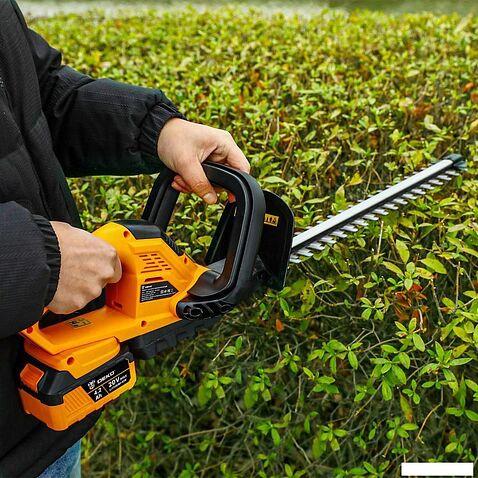 Кусторез Deko DKBC51 083-2040 (с 1-им АКБ)