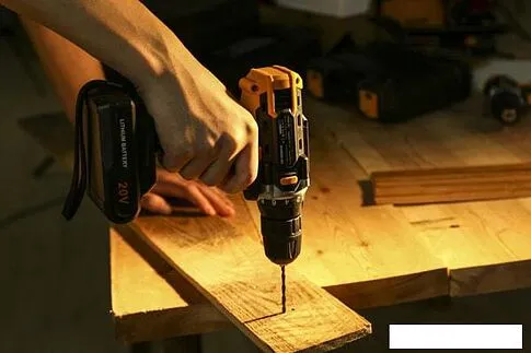 Дрель-шуруповерт Deko DKCD20FU-Li SET 63 063-4175 (с 2-мя АКБ, кейс)