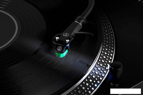 Виниловый проигрыватель Audio-Technica AT-LP120XBT-USB