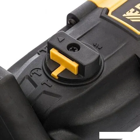 Перфоратор Denzel RH-650-18