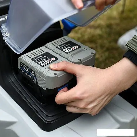 Газонокосилка Deko DKLM40V Pro 063-3008 (с 2-мя АКБ)