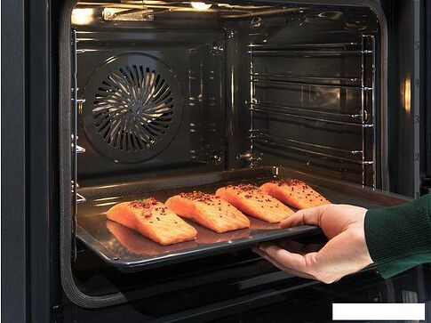 Электрический духовой шкаф Electrolux EOB8S39WX