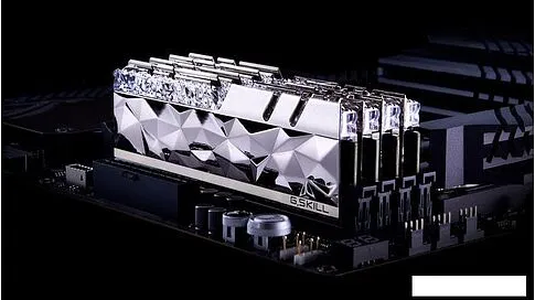 Оперативная память G.Skill Trident Z Royal Elite 2x16GB PC4-28800 F4-3600C16D-32GTESC