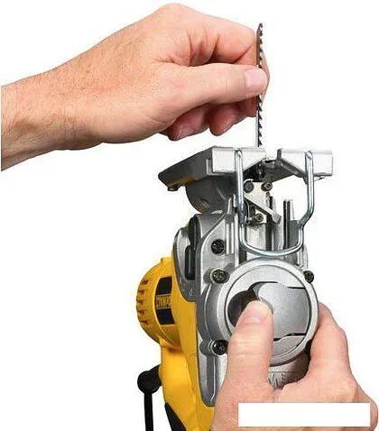 Электролобзик DeWalt DW331K