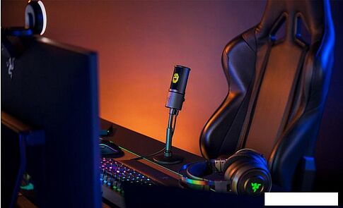 Микрофон Razer Seiren Emote