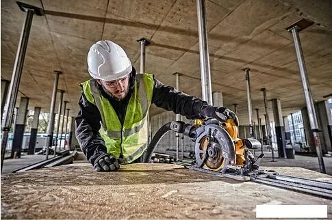 Дисковая (циркулярная) пила DeWalt DCS579NT-XJ (без АКБ, кейс)