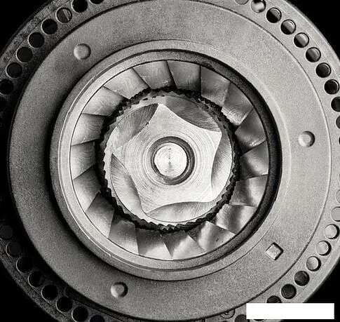 Эспрессо кофемашина Krups Quattro Force EA82F010