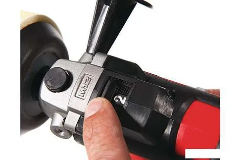 Полировальная машина Milwaukee M12 BPS-0 4933447791 (без АКБ)