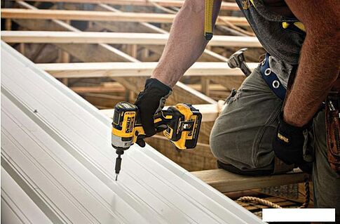 Винтоверт DeWalt DCF887D2-QW (c 2-мя АКБ, кейс)