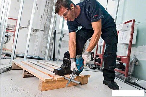 Сабельная пила Bosch GSA 18 V-LI C Professional [06016A5001]