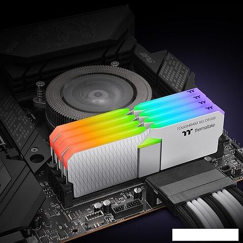 Оперативная память Thermaltake Toughram XG RGB D5 2x16ГБ DDR5 6000МГц RG34D516GX2-6000C36B