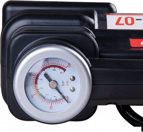 Автомобильный компрессор Skyway Титан-07