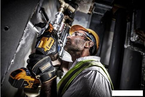 Реноватор DeWalt DCS356P2 (с 2-мя АКБ, кейс)