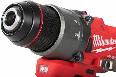 Дрель-шуруповерт Milwaukee M12 FUEL M12FDD2-402X 4933479874 (с 2-мя АКБ 4 Ач, кейс)