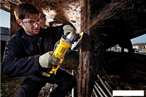 Угловая шлифмашина DeWalt DCG412M2
