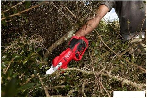 Секатор Milwaukee M12BLPRS-0 4933480114 (без АКБ)