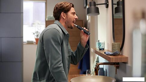 Электрическая зубная щетка Philips Sonicare 6500 HX7411/01