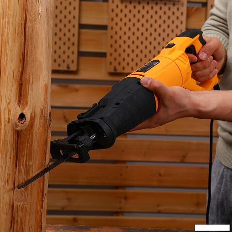 Сабельная пила Deko DKRS1300 085-1075