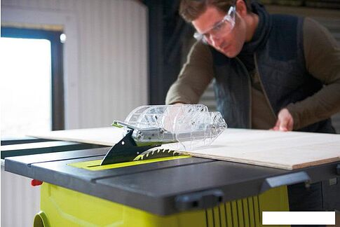 Дисковая пила Ryobi RTS1800-G