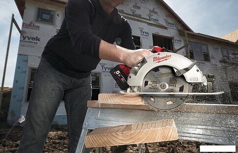 Дисковая (циркулярная) пила Milwaukee M18 BLCS66-0X (без АКБ)