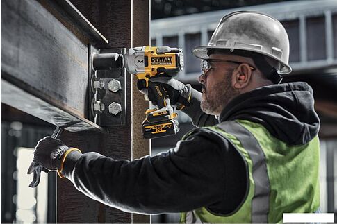 Гайковерт DeWalt DCF961NT (без АКБ, кейс)