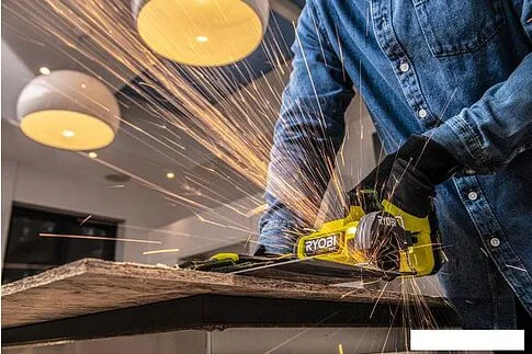 Дисковая (циркулярная) пила Ryobi RCT18C-0 5133004953 (без АКБ)