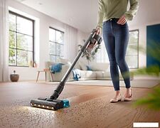 Вертикальный пылесос с влажной уборкой Philips XC7055/01 Вертикальный пылесос с влажной уборкой Philips XC7055/01