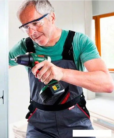 Дрель-шуруповерт Bosch PSR 1800 Li-2 (06039A3121)