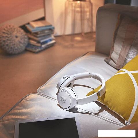 Наушники Audio-Technica ATH-S220BT (черный)