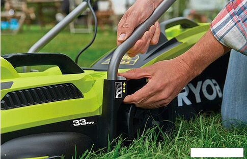 Колёсная газонокосилка Ryobi RLM13E33S