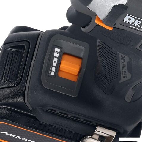 Винтоверт DeWalt DCF85MP2T (с 2-мя АКБ, кейс)